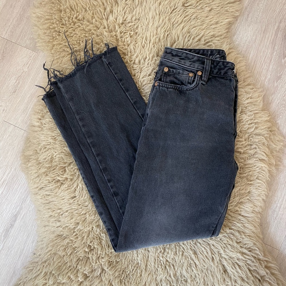 ✨SOLD✨ Free People cropped fray jeans